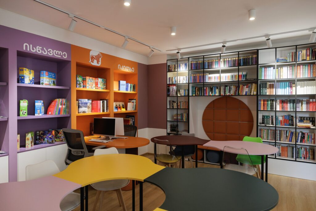 იდეათეკა ზუგდიდშიც გაიხსნა - საქართველოს ბანკი აგრძელებს ახალი შესაძლებლობების შექმნას