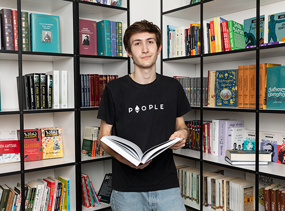 სანდრო თომაძე: ამბროლაურის იდეათეკიდან „G5“-მდე