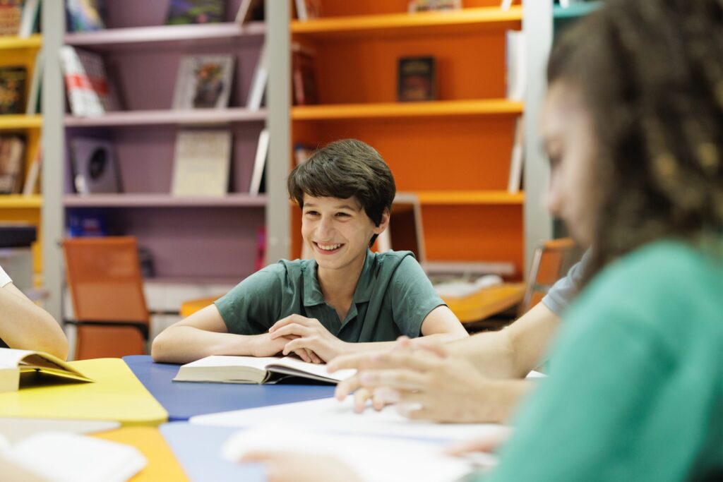 იდეათეკა: რას კითხულობს მე-10 კლასელი ალექსანდრე?